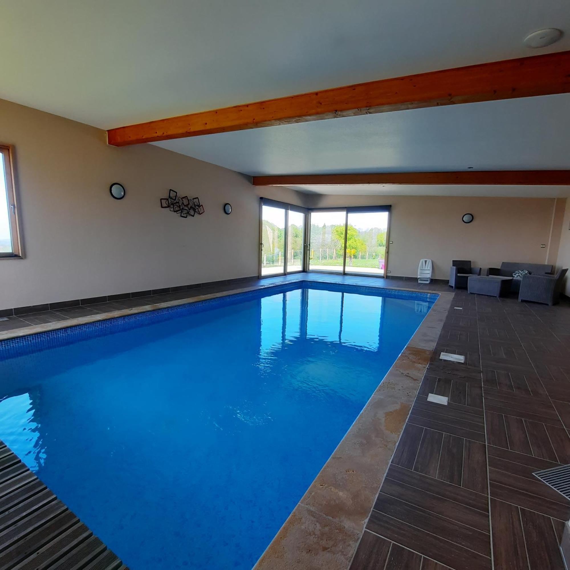 Magnifique Villa Avec Piscine Interieure Saint-Pois Exterior photo