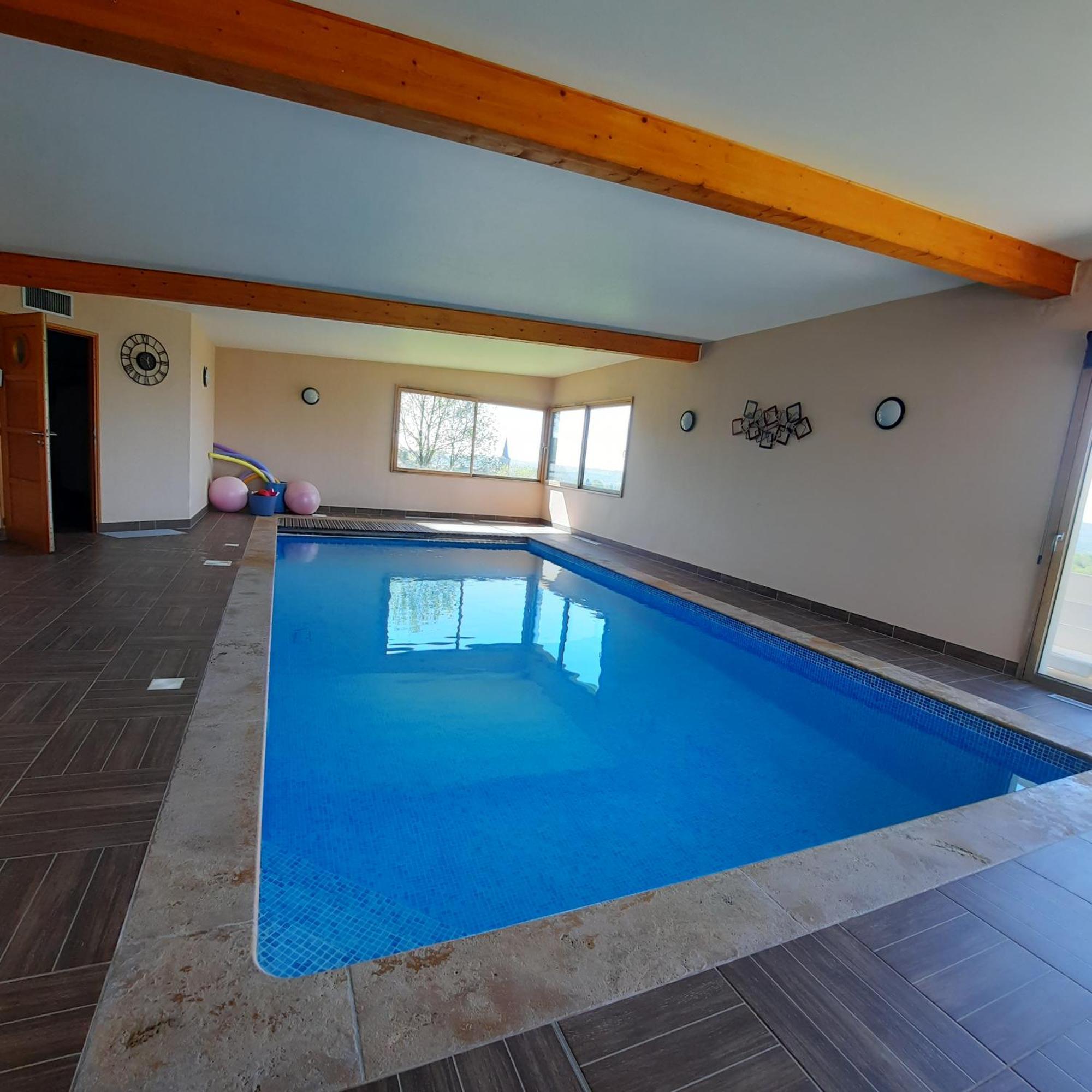 Magnifique Villa Avec Piscine Interieure Saint-Pois Exterior photo